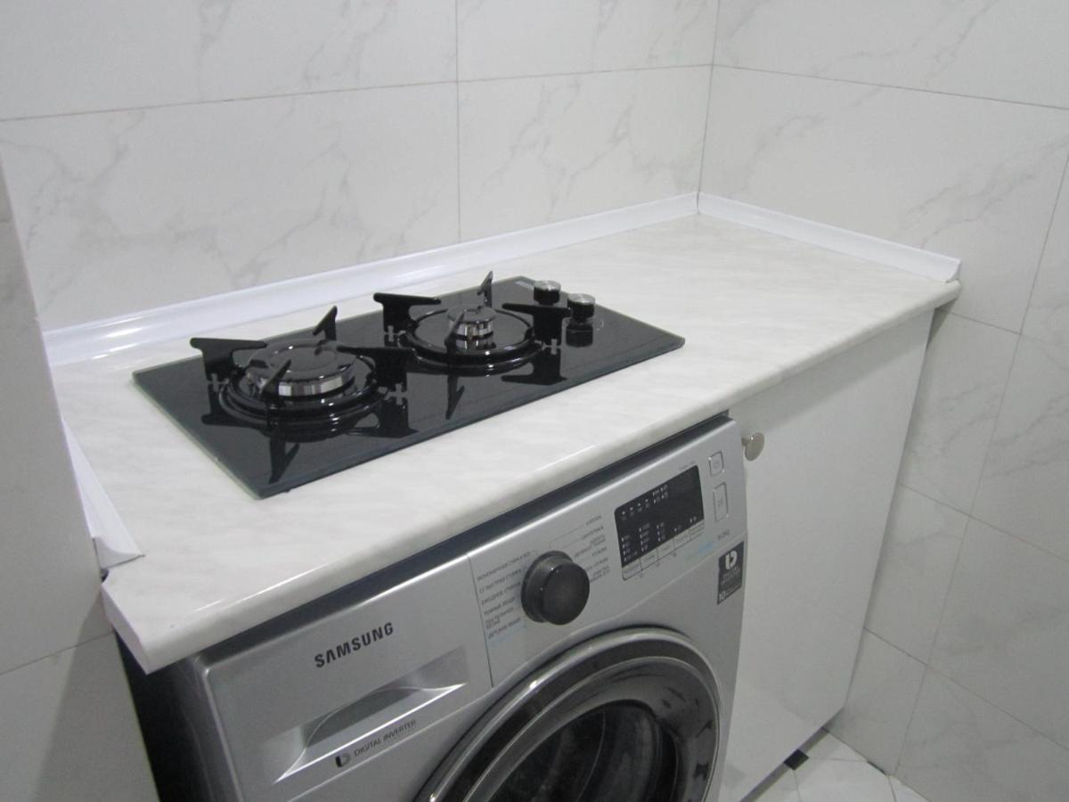 Apartment 19 Koetaisi Buitenkant foto
