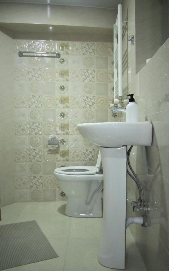 Apartment 19 Koetaisi Buitenkant foto